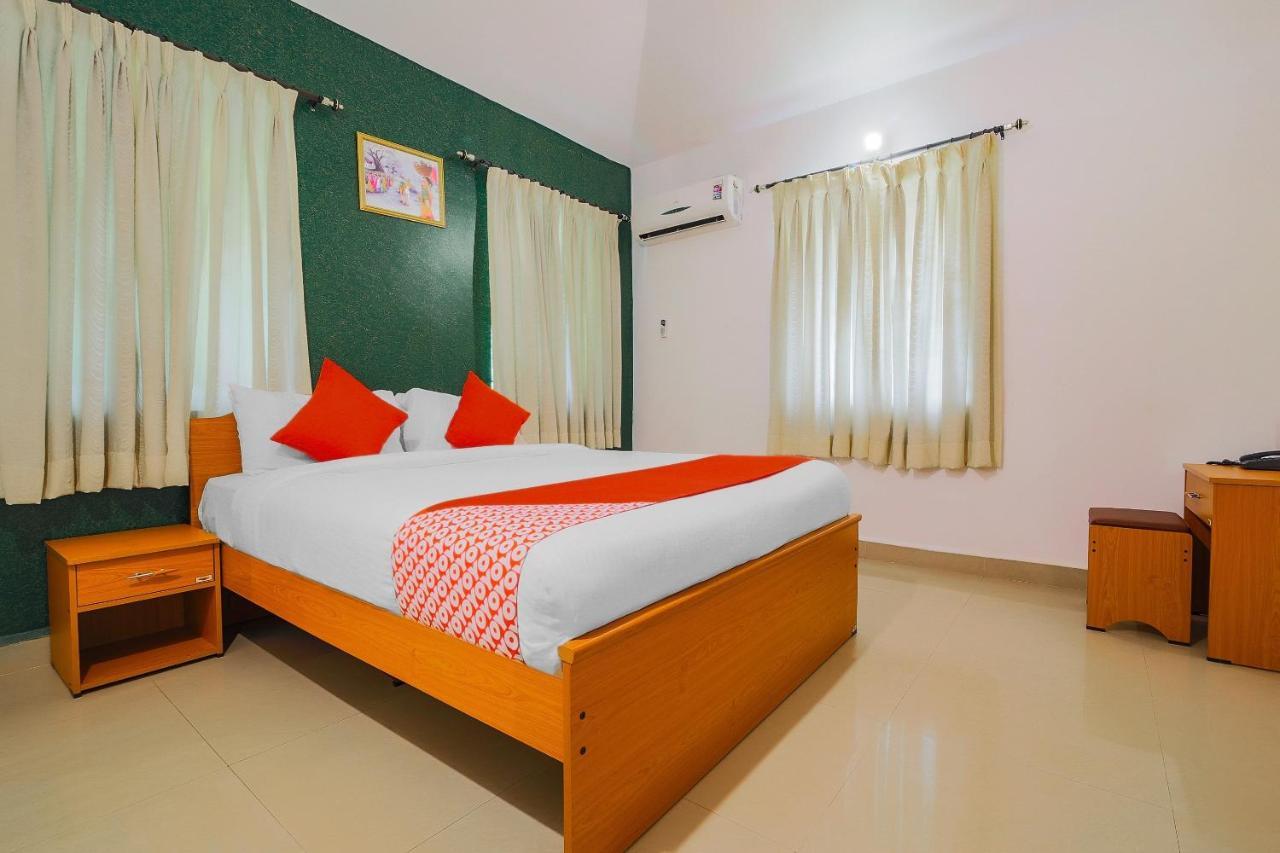 Super Hotel O The Goan Courtyard โคลวา ภายนอก รูปภาพ
