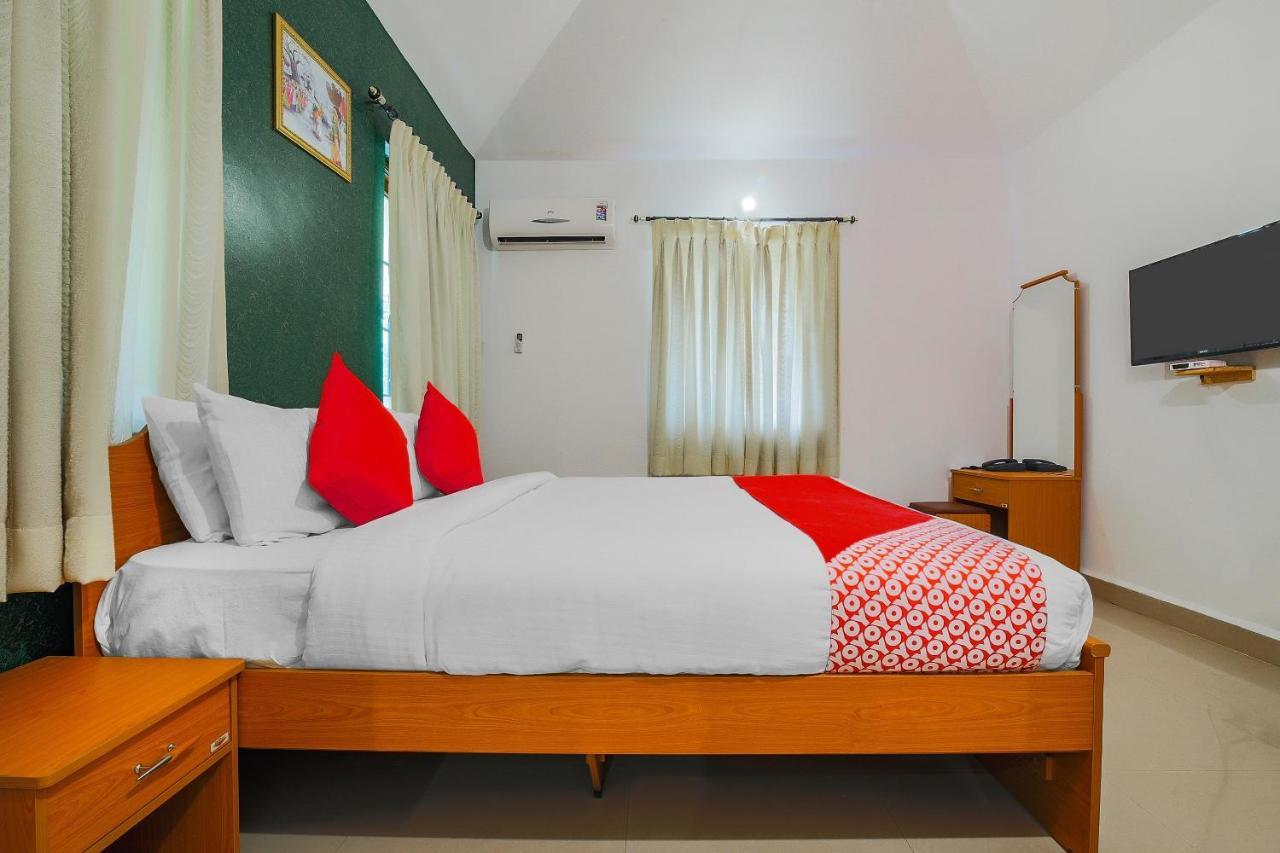 Super Hotel O The Goan Courtyard โคลวา ภายนอก รูปภาพ