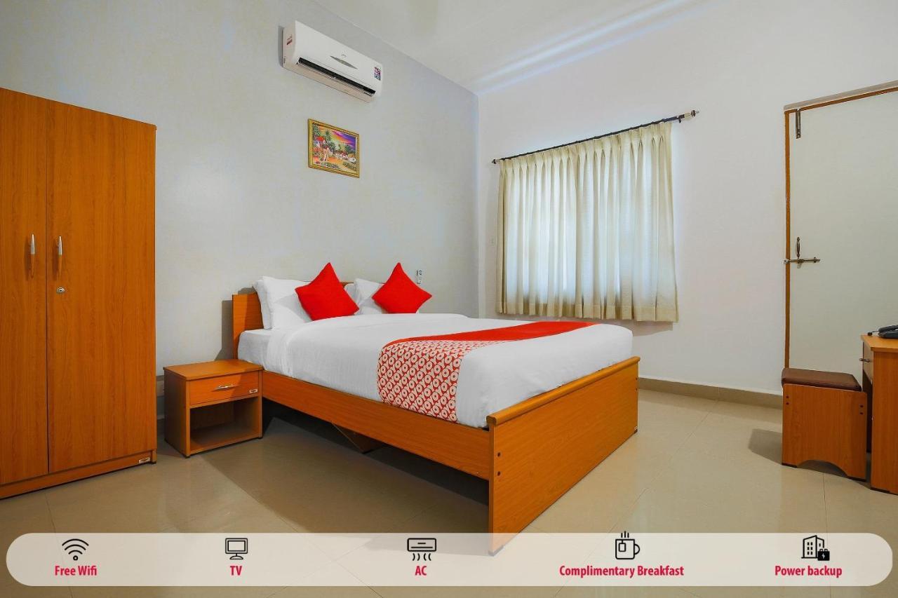 Super Hotel O The Goan Courtyard โคลวา ภายนอก รูปภาพ