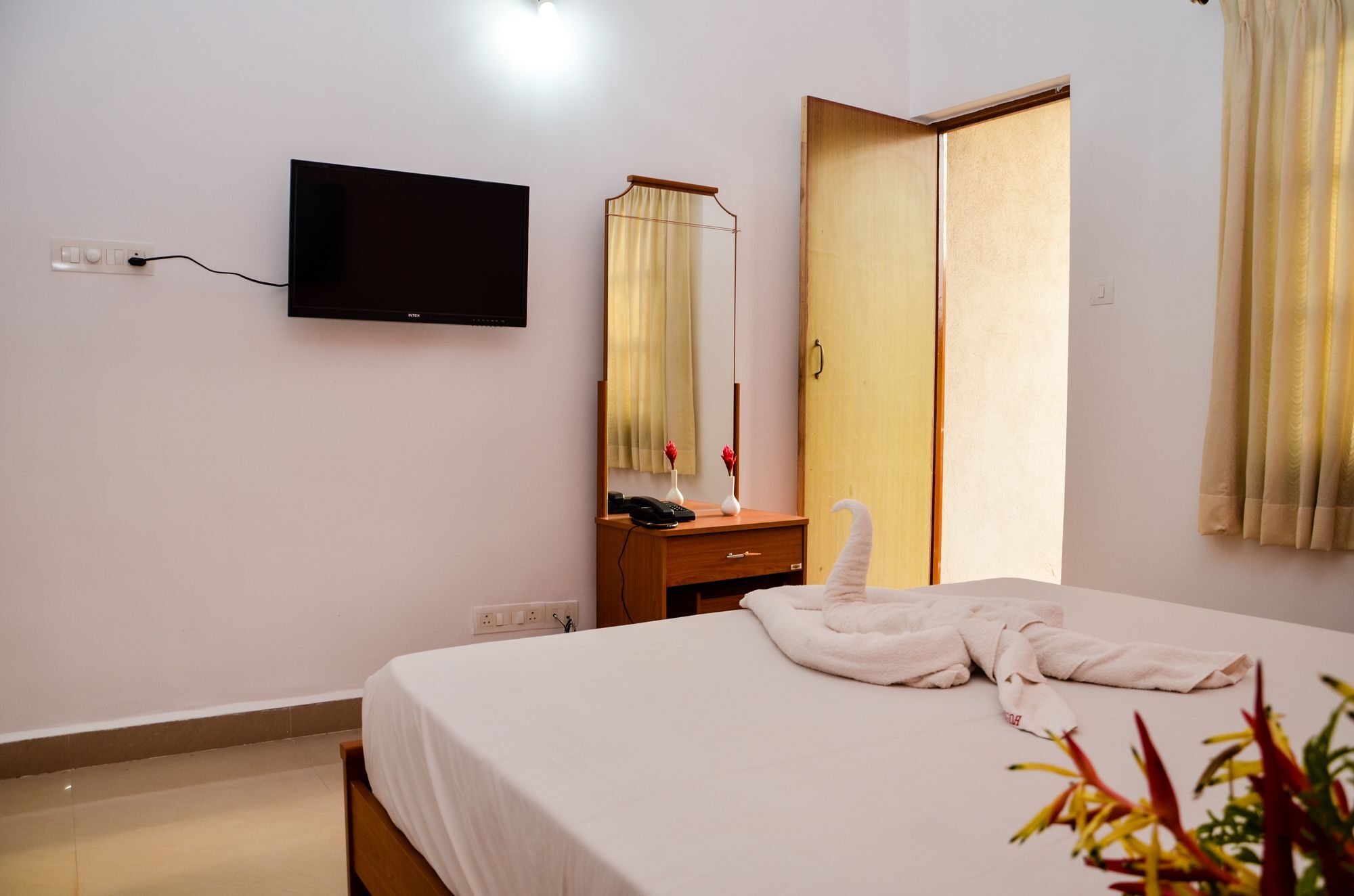 Super Hotel O The Goan Courtyard โคลวา ภายนอก รูปภาพ