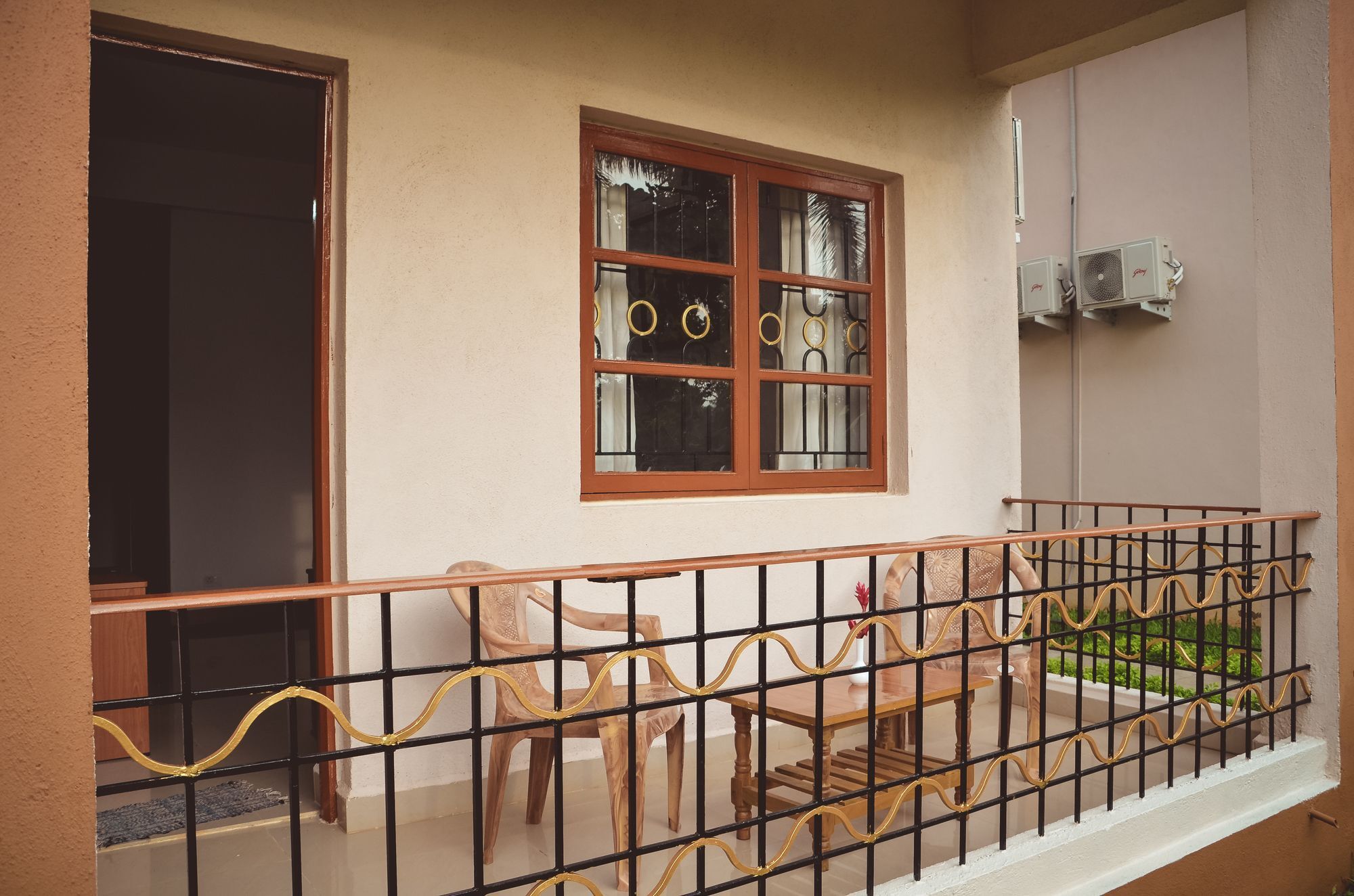 Super Hotel O The Goan Courtyard โคลวา ภายนอก รูปภาพ
